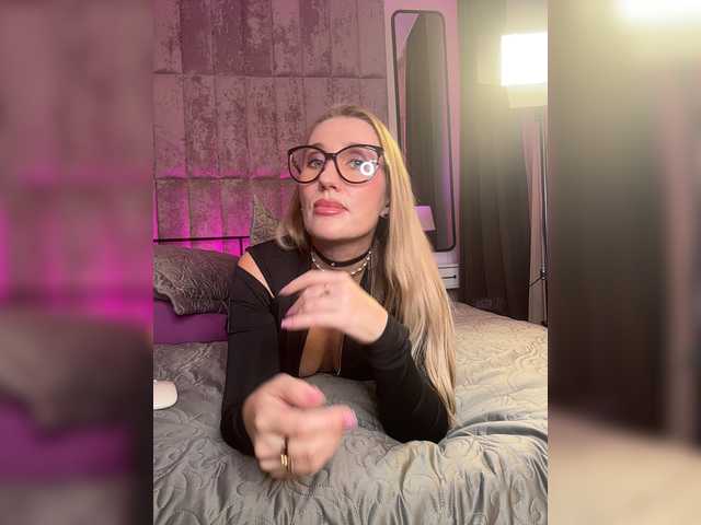 FreyaGreen live cam on BongaCams
