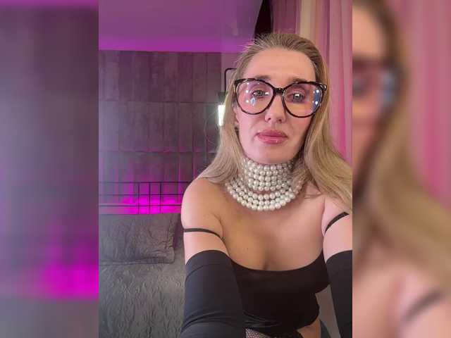 FreyaGreen live cam on BongaCams