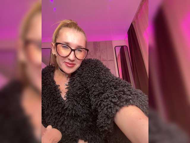 FreyaGreen Nude Live Sex Shows