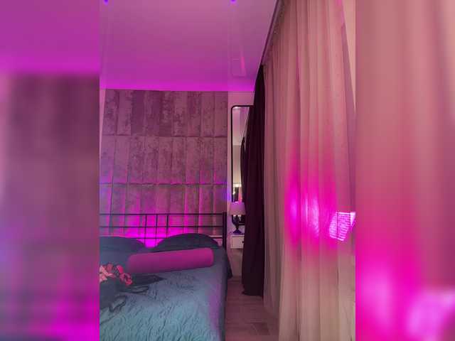 FreyaGreen's BongaCams show and profile