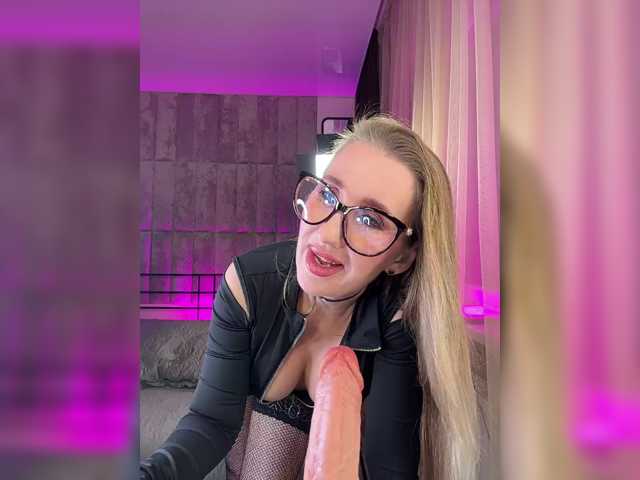 FreyaGreen live cam on BongaCams