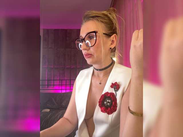 FreyaGreen live cam on BongaCams