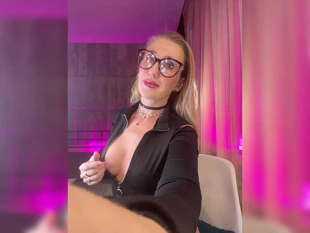 FreyaGreen live cam on BongaCams