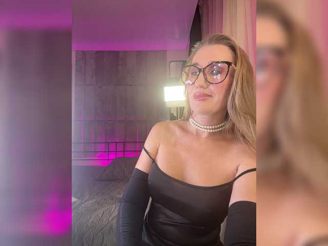 FreyaGreen live cam on BongaCams