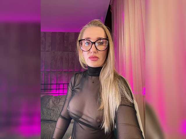 FreyaGreen live cam on BongaCams