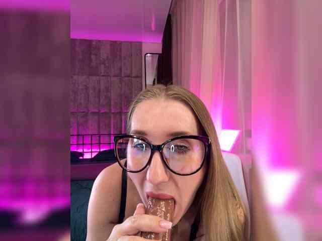 FreyaGreen webcam
