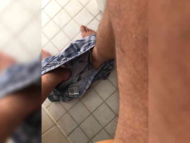 Winter-Cum Sex Cam Show
