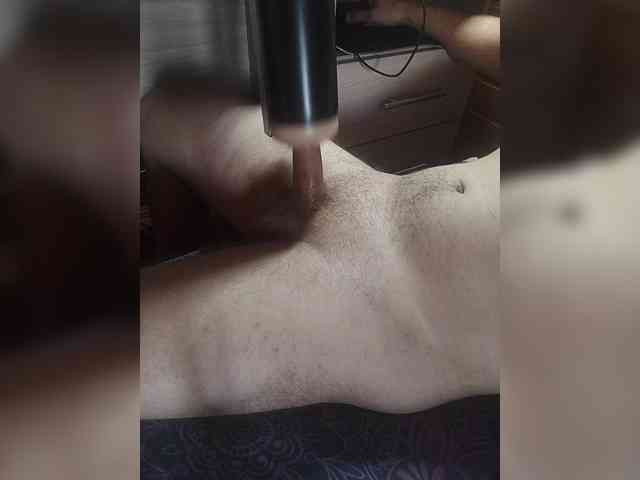Maxi29rus Live Webcam on BongaCams