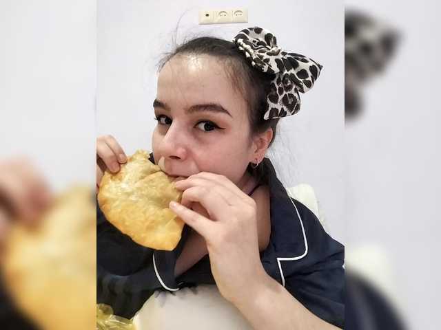 Lona-S's BongaCams show and profile