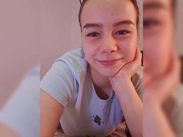 Lona-S, live now on BongaCams