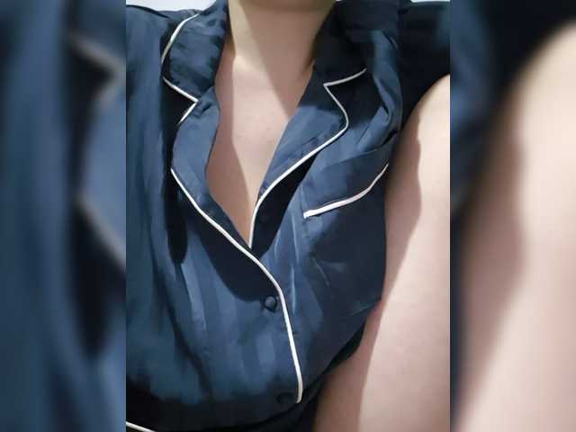 Lona-S live webcam show