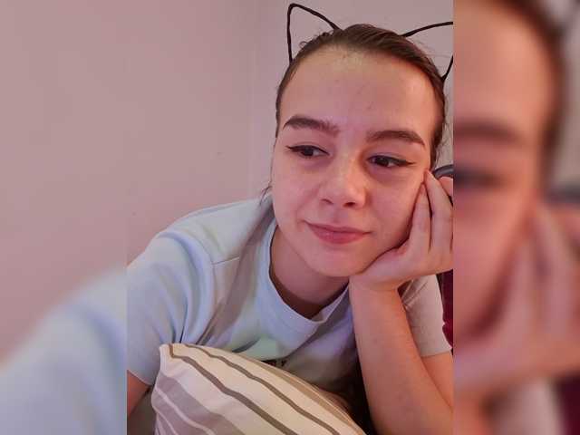 Lona-S, live now on BongaCams