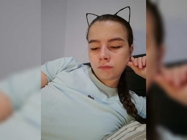 Lona-S, live now on BongaCams