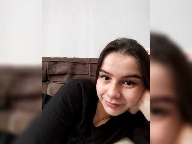 Lona-S's BongaCams show and profile