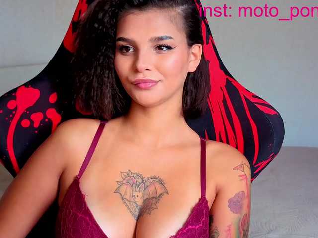 le modèle life-choco est en webcam porno dans un show sur le site bongacams, il possède les tags suivants: White/Caucasian,Brunette,Shaved