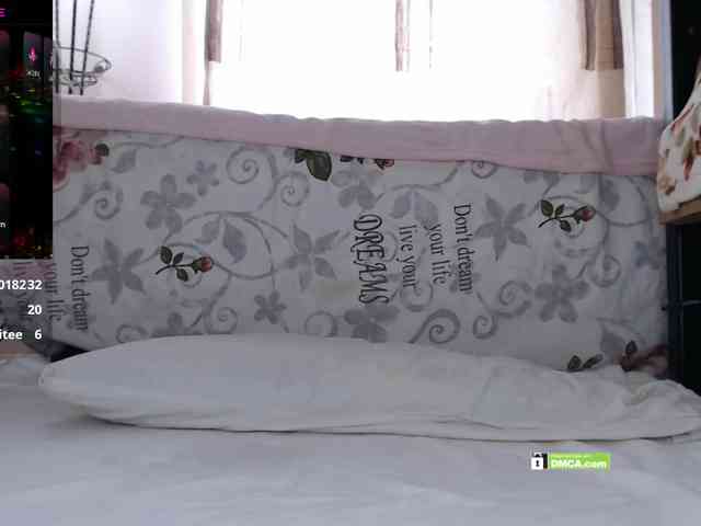 Angelina-1-7 webcam