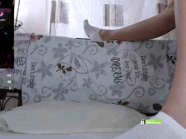 Angelina-1-7 webcam