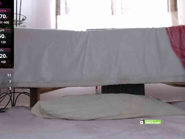Angelina-1-7 webcam