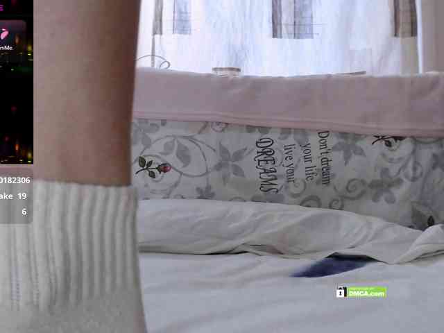 Angelina-1-7 webcam
