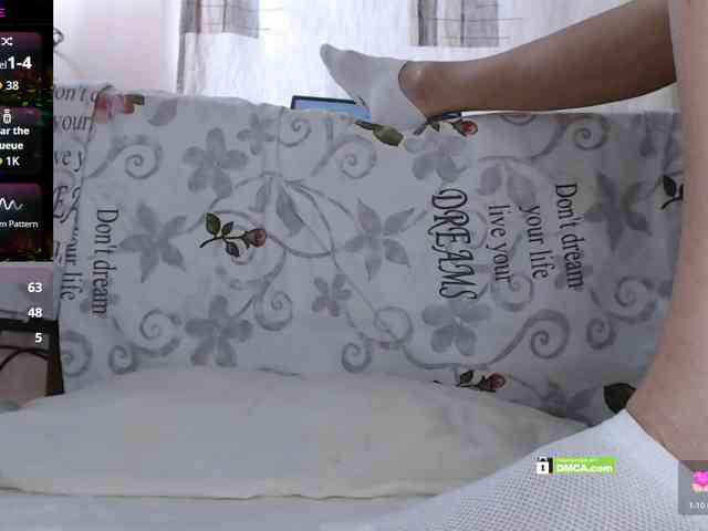 Angelina-1-7 webcam