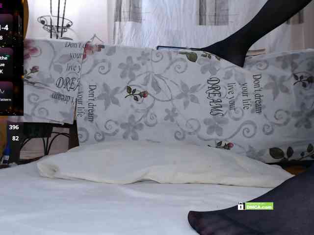 Angelina-1-7 webcam