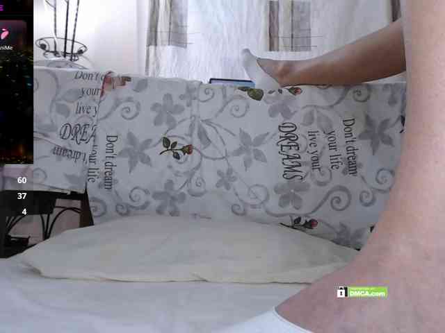 Angelina-1-7 webcam