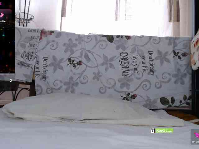 Angelina-1-7 webcam