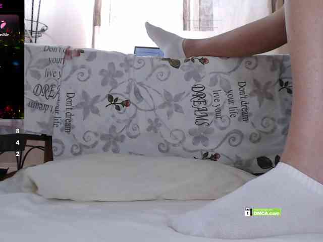 Angelina-1-7 webcam