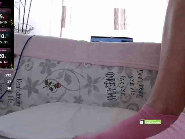 Angelina-1-7 webcam