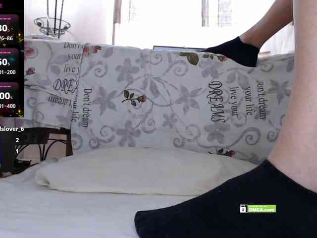 Angelina-1-7 webcam