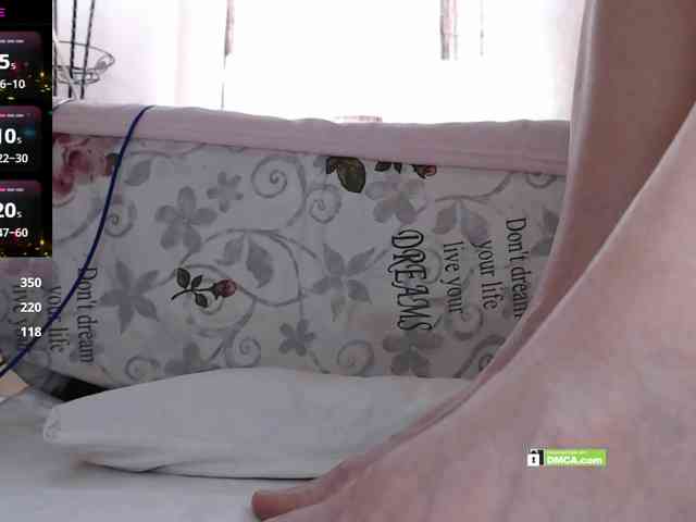 Angelina-1-7 webcam