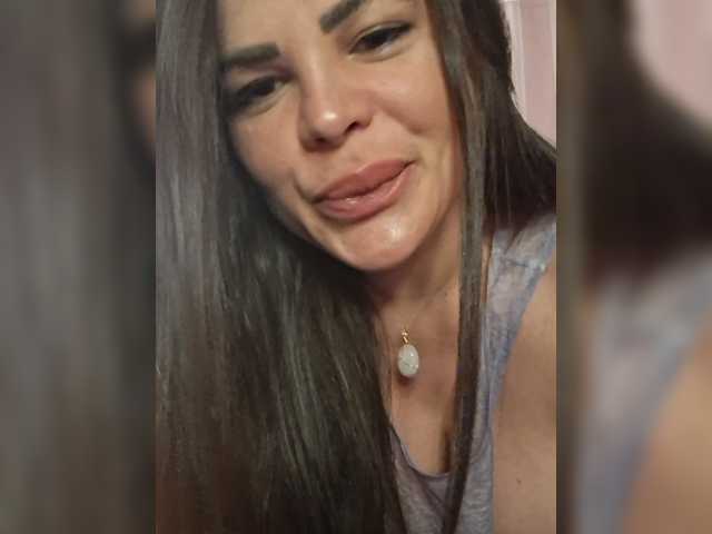 AliceBraga live cam preview
