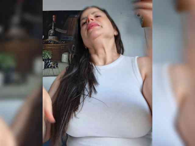 AliceBraga webcam