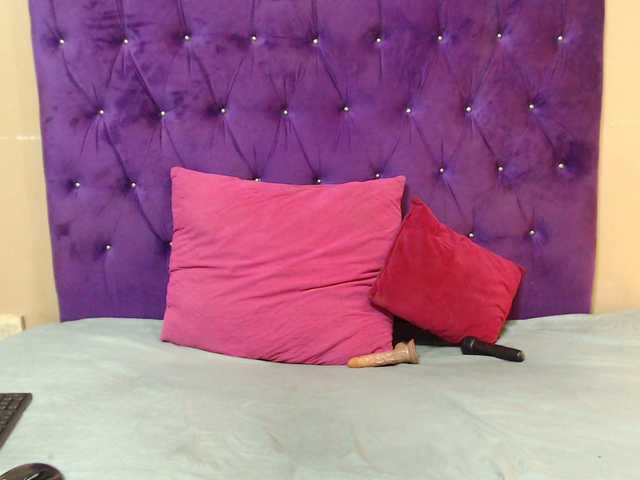 sexyeboncurvy live cam on BongaCams