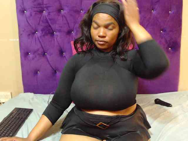 sexyeboncurvy sexyeboncurvy