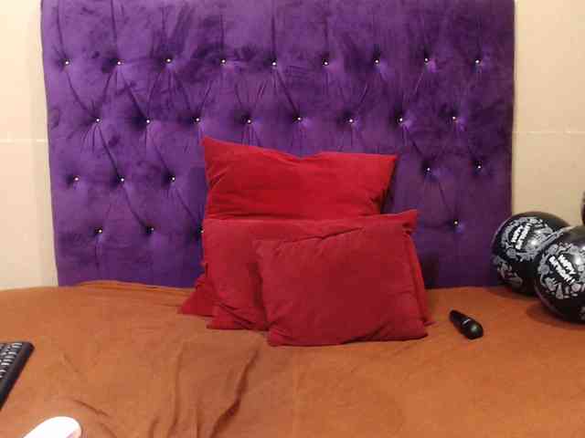 sexyeboncurvy webcam