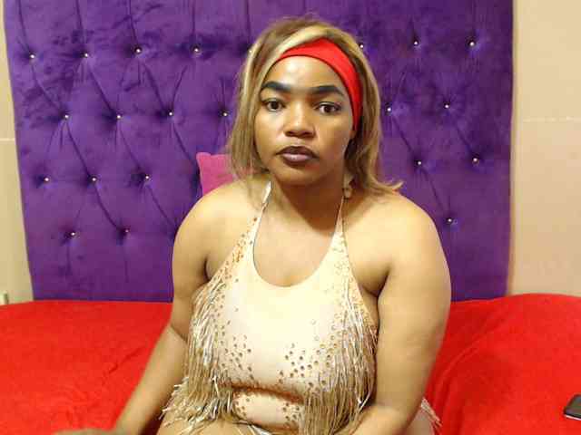 Modèle: sexyeboncurvy