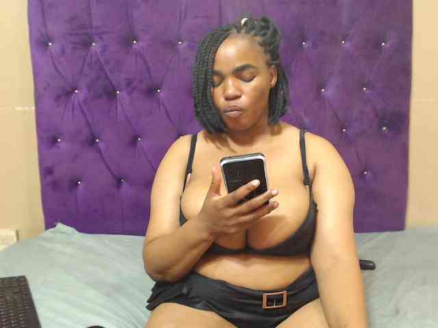 Modèle: sexyeboncurvy
