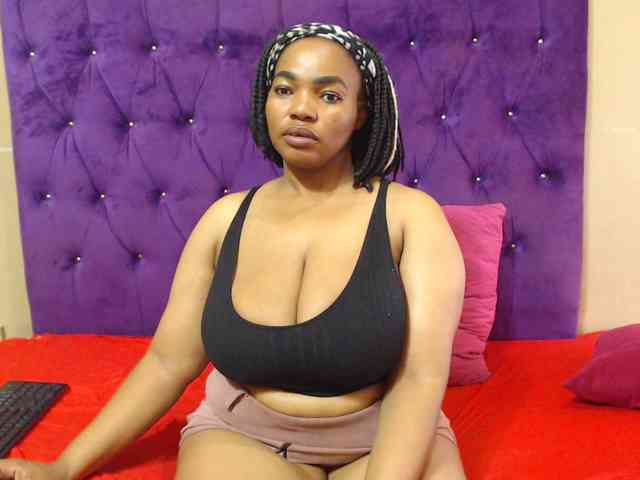 Modèle: sexyeboncurvy