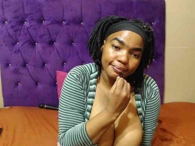 Modèle: sexyeboncurvy