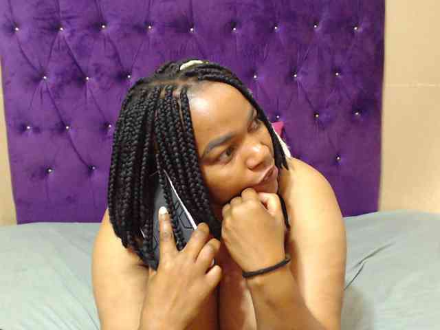 sexyeboncurvy webcam
