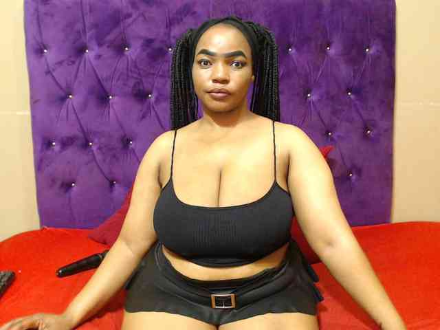 sexyeboncurvy webcam