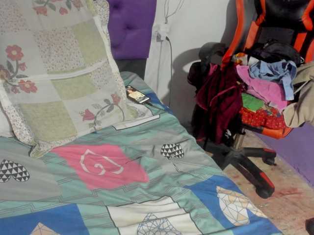 MargothClain live cam preview
