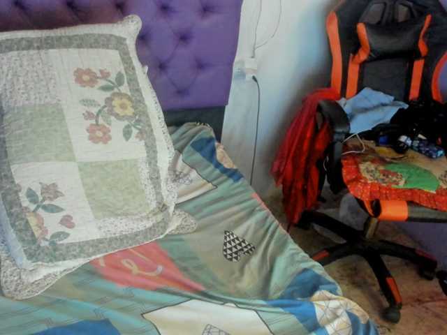 MargothClain live cam preview