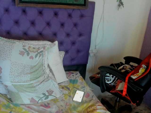 MargothClain live cam preview