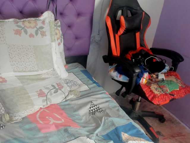 MargothClain live cam preview