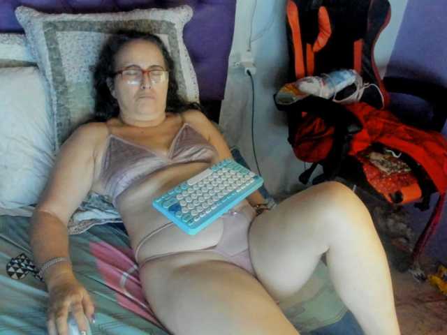 MargothClain live cam preview