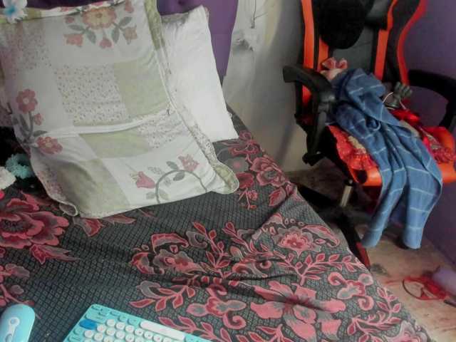 MargothClain live cam preview