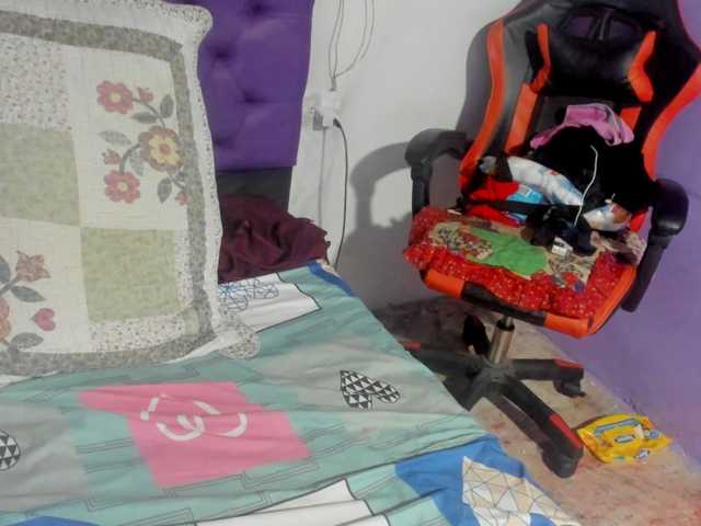 MargothClain live cam preview