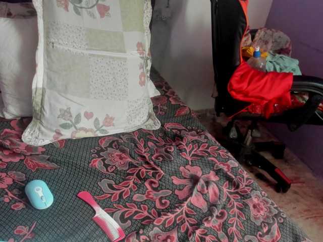 MargothClain live cam preview